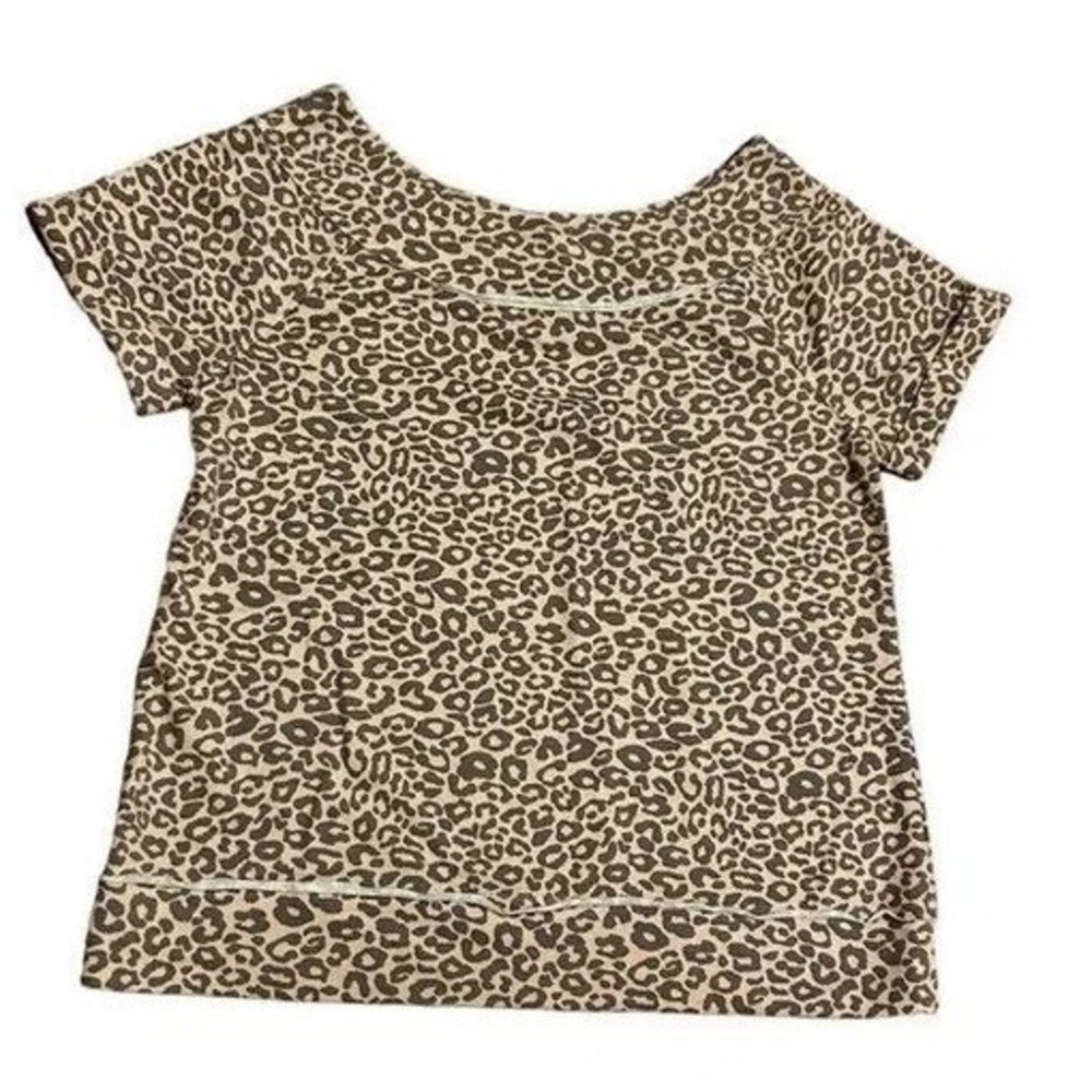 Short Sleeve animal print sweatshirt athleisure gray pink medium top comfortable